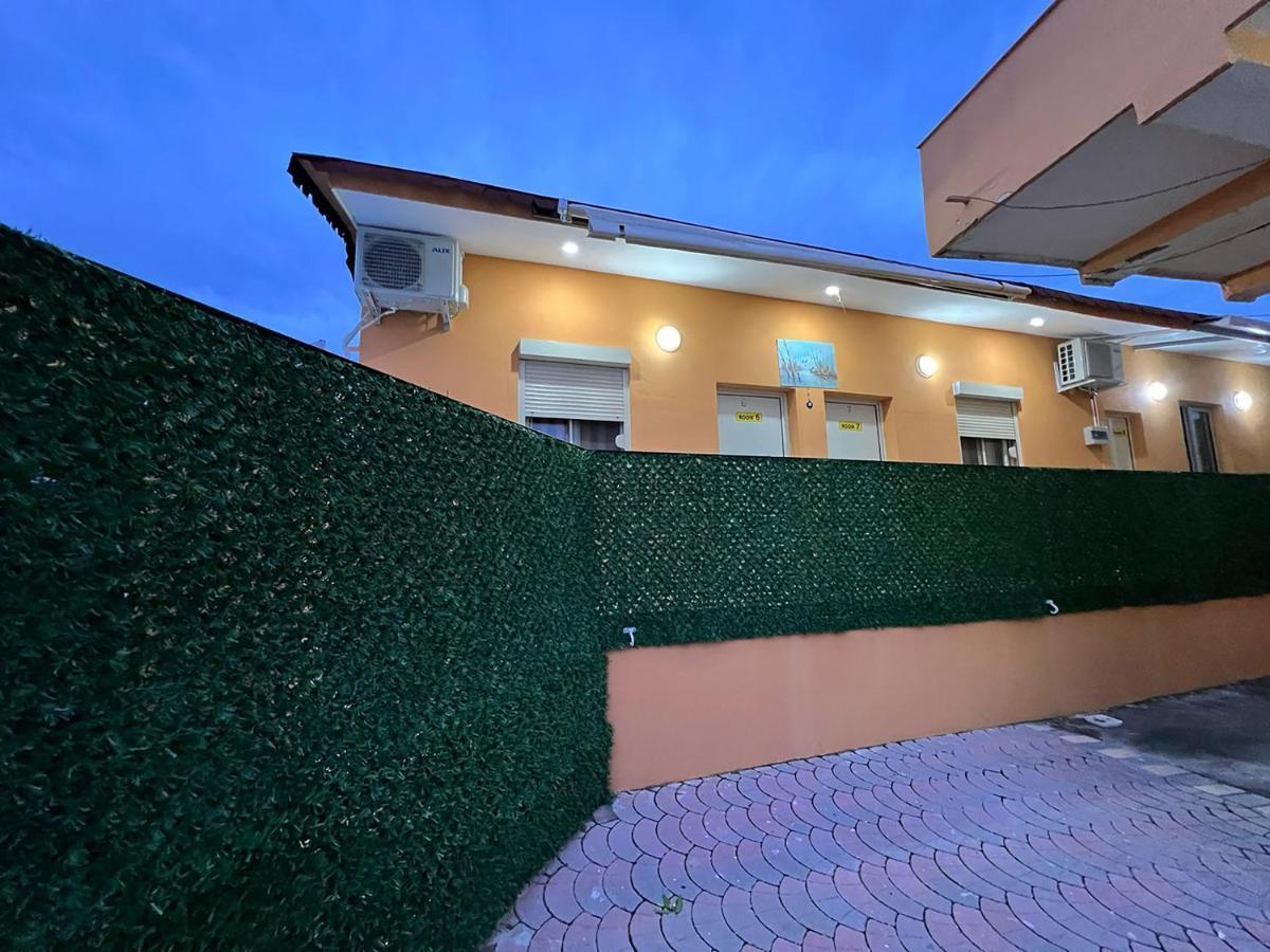 דורס Hotel Ziku מראה חיצוני תמונה